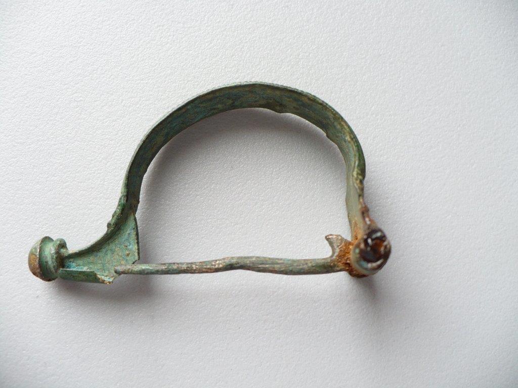 Aucissafibula Riha type 5.2.1 1e eeuw 2.JPG