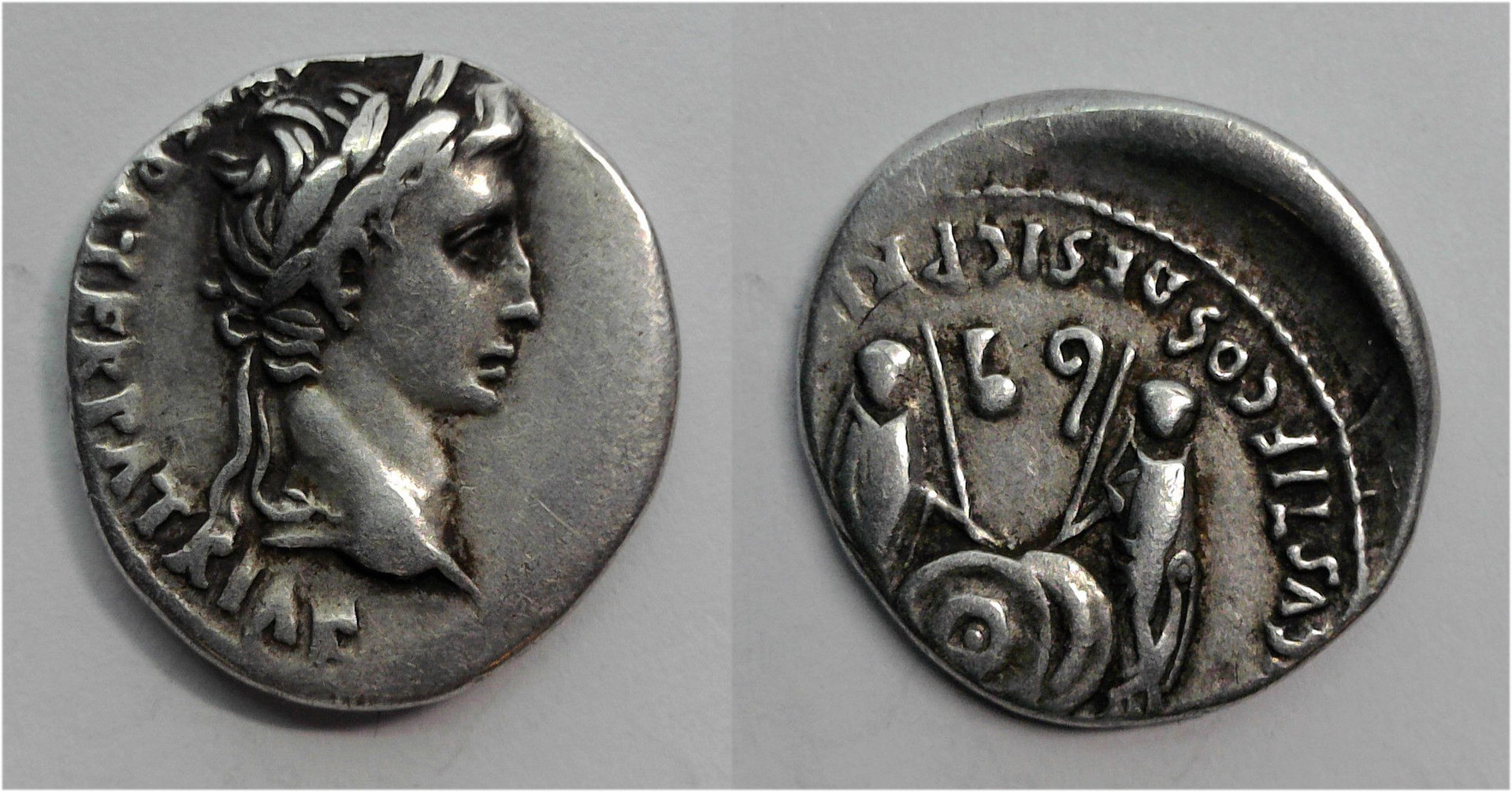 Augustus denarius.jpg