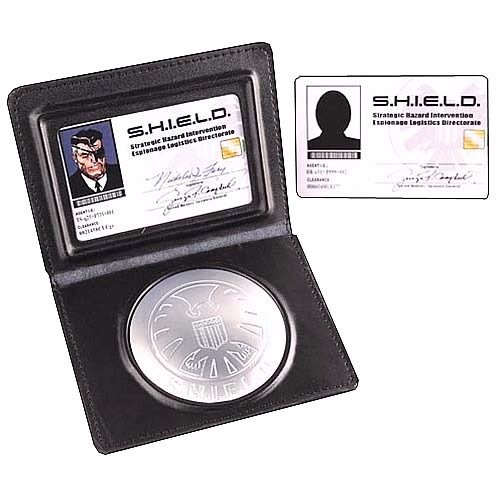avengers-nick-fury-id-set-slipcase-distintivo-da-shield-D_NQ_NP_904257-MLB25902728027_082017-F.jpg