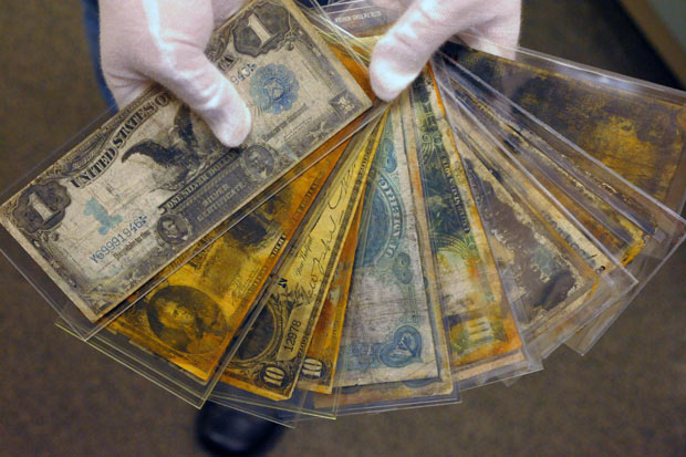 banknotes_2100719i.jpg