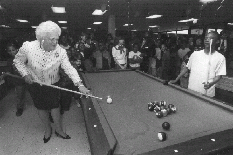 barbara-bush-playing-pool-san-antonio-express-news.gif