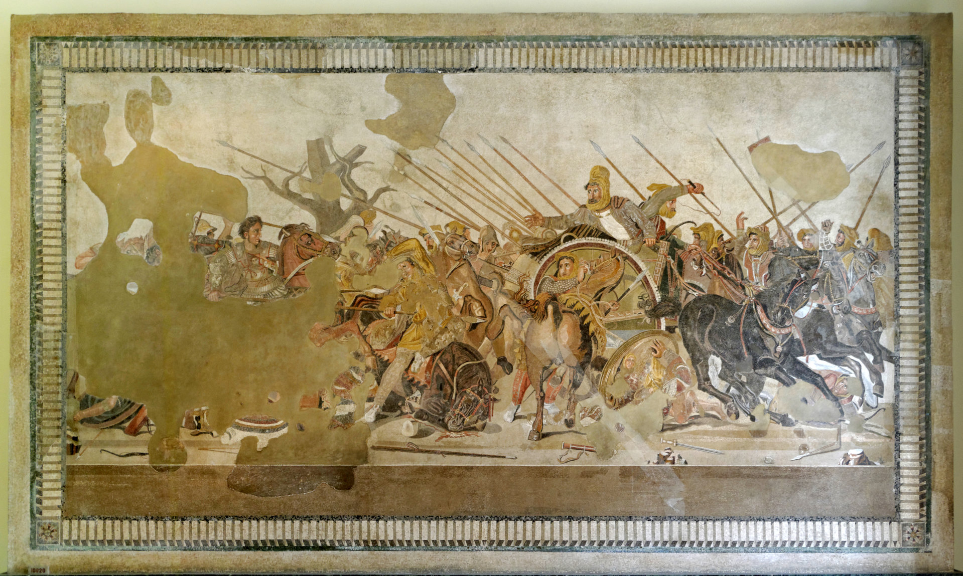 Battle_of_Issus_mosaic_-_Museo_Archeologico_Nazionale_-_Naples_BW.jpg