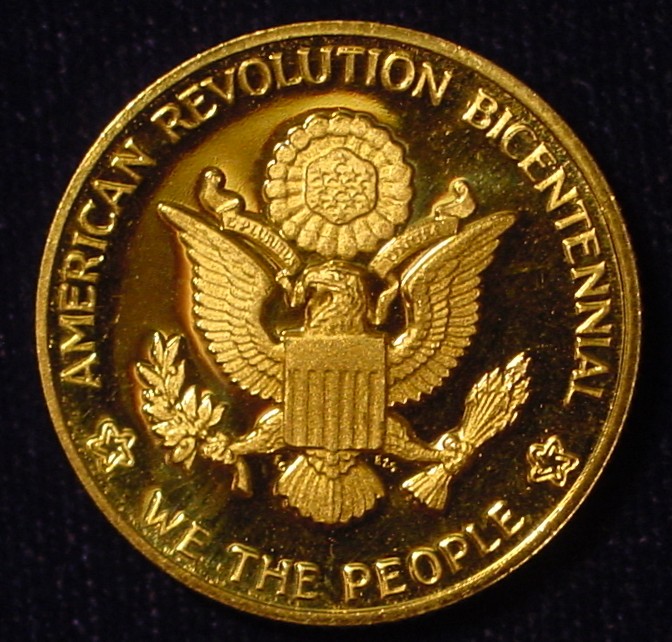 Bicentennial Sm Gold Medal R.jpg