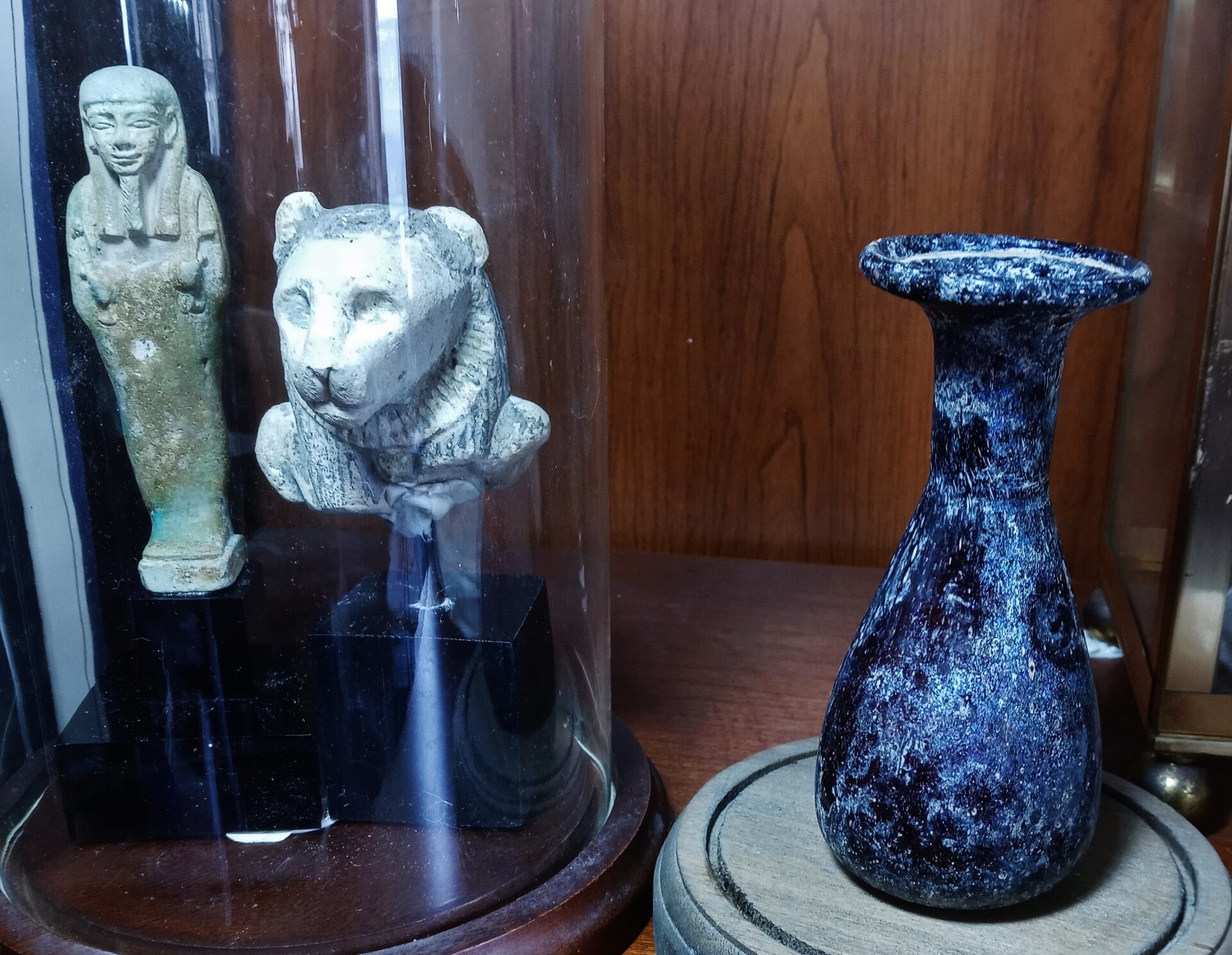 Blue Roman Vase w. Ushabit & Sekhmet 1.jpg