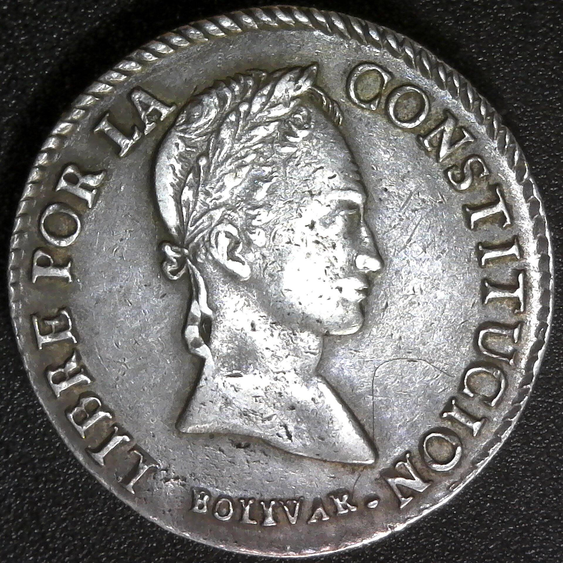 Bolivia 8 Soles 1846 R obv.jpg