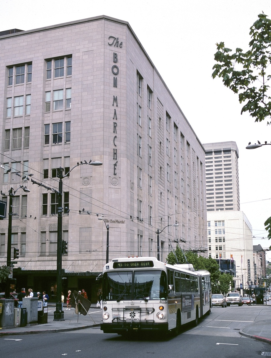 Bon_Marché_flagship_store,_Seattle_(2000).jpg