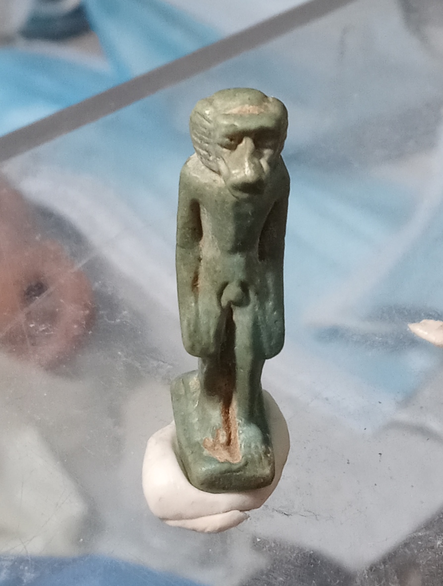 Bronze baboon facing 2.jpg