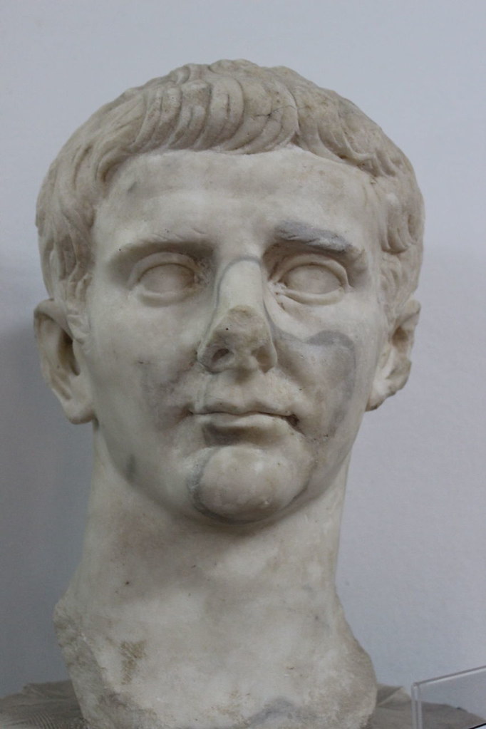 Bust of Claudius.jpg