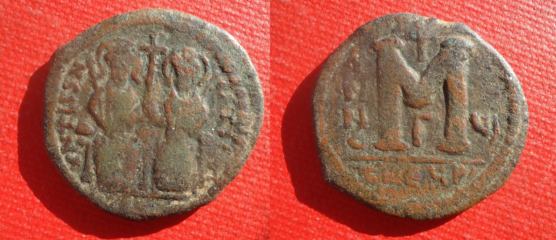 Byz - Justin II Antioch Follis Mar 2020 (0a).jpg