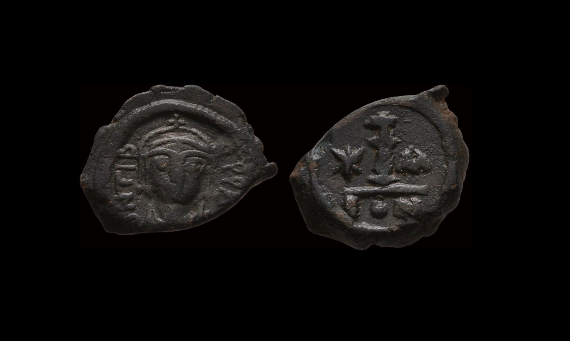 Byz_MauriceTiberius_AEDec_Constantinople_SB498.jpg