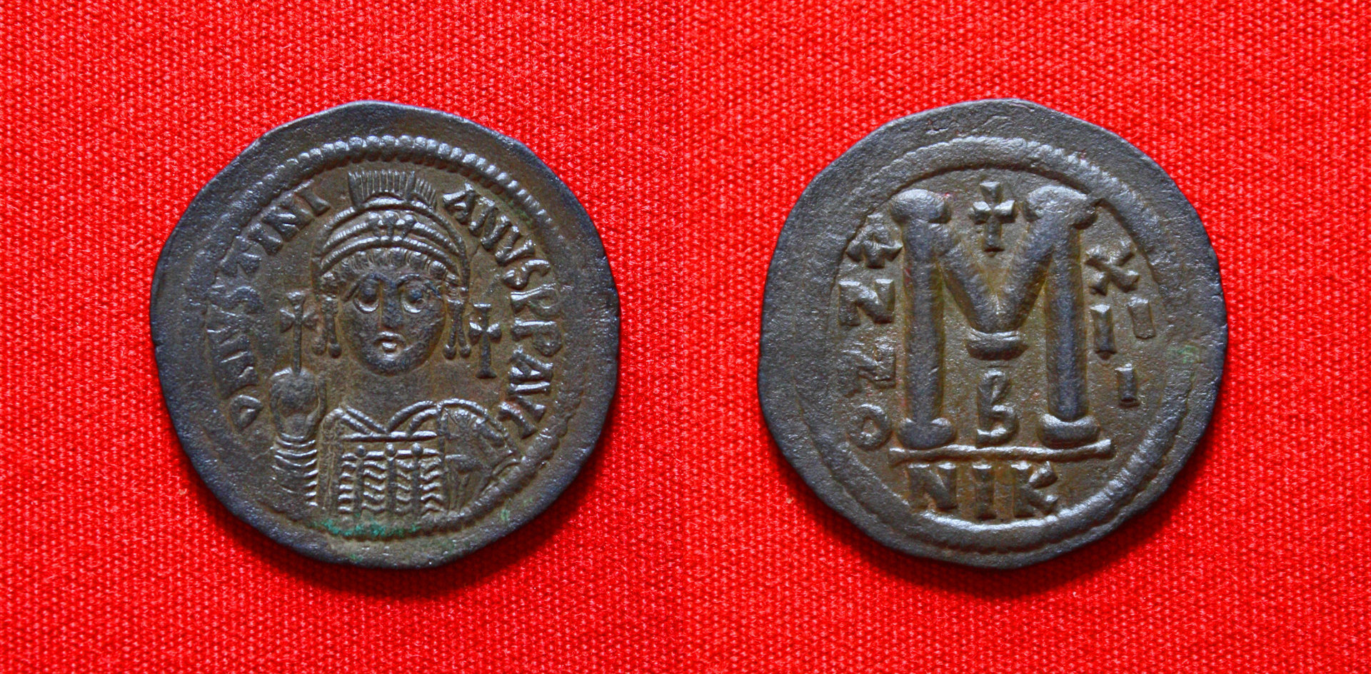 Byzantine 40 Nummi, Justinian I.jpg
