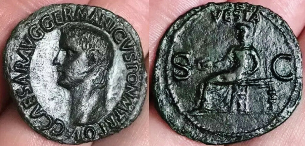 Caligula As, Vespa reverse COMBINED.jpg