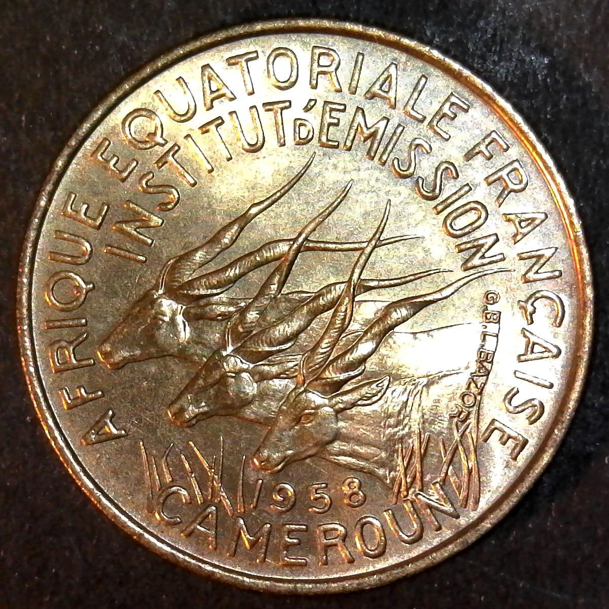 Cameroon 1958 25 Francs obverse.jpg