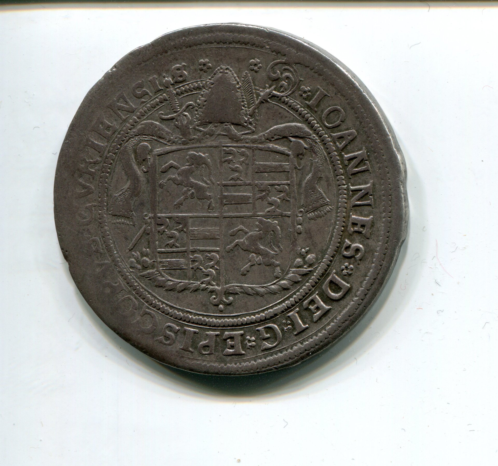 Chur Bishop Johann V Flugi Taler nd 1620 obv 326.jpg
