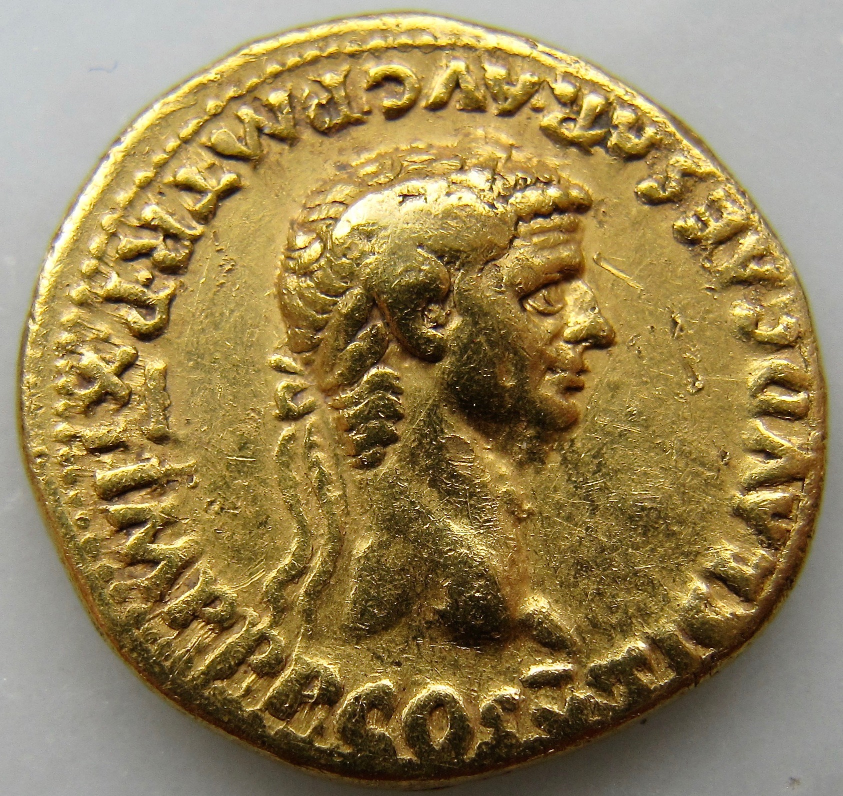 Claudius Aureus wreath OBV1 N  - 1.jpg