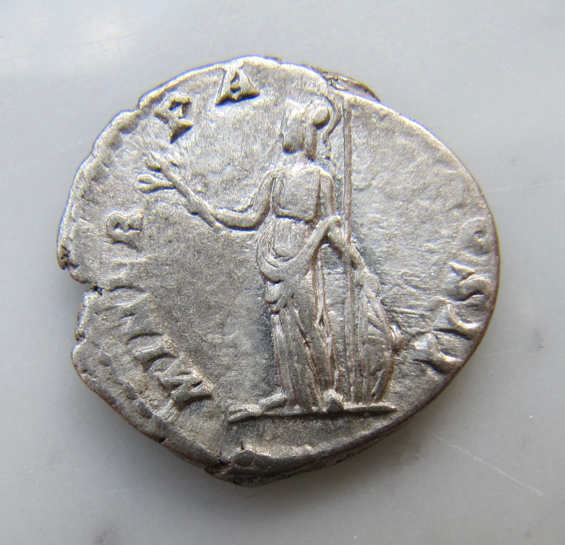 Clodius Albinus denarius-minerva-Rev - 1.jpg