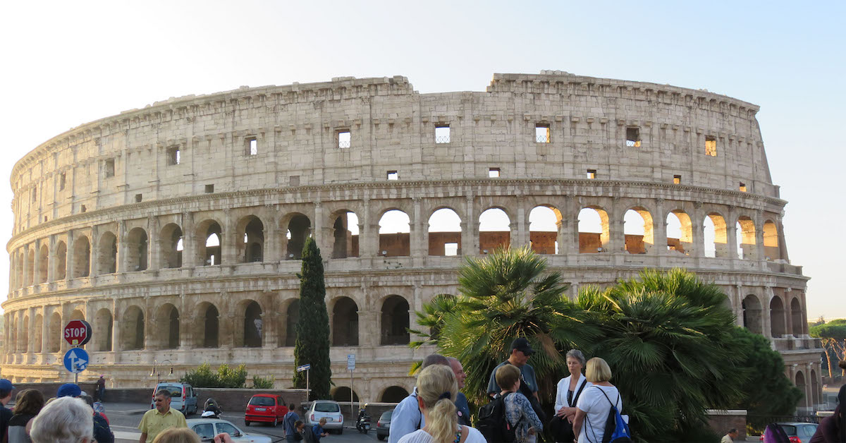 Colosseum outside.jpg