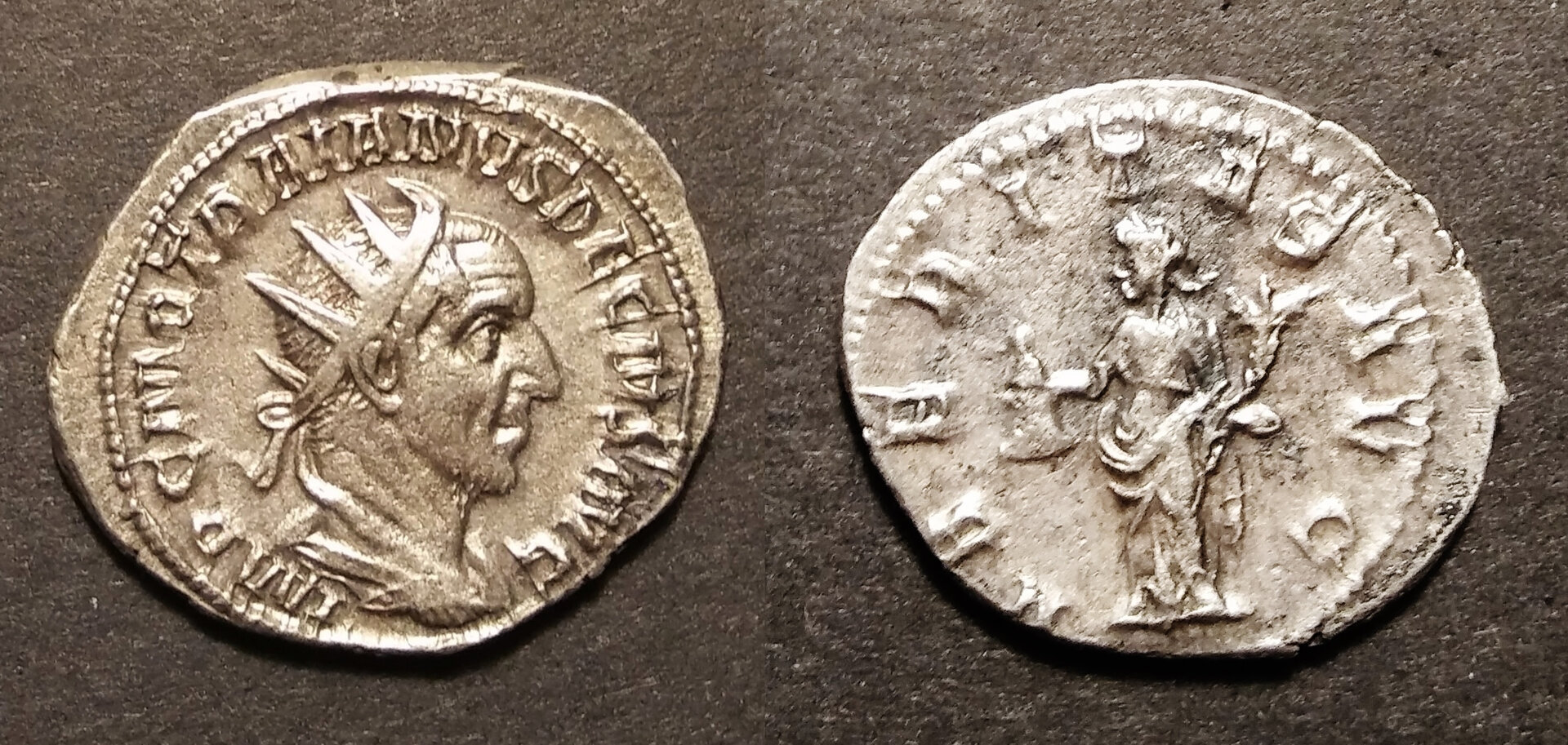 COMBINED Trajan Decius antoninianus uberitas.jpg