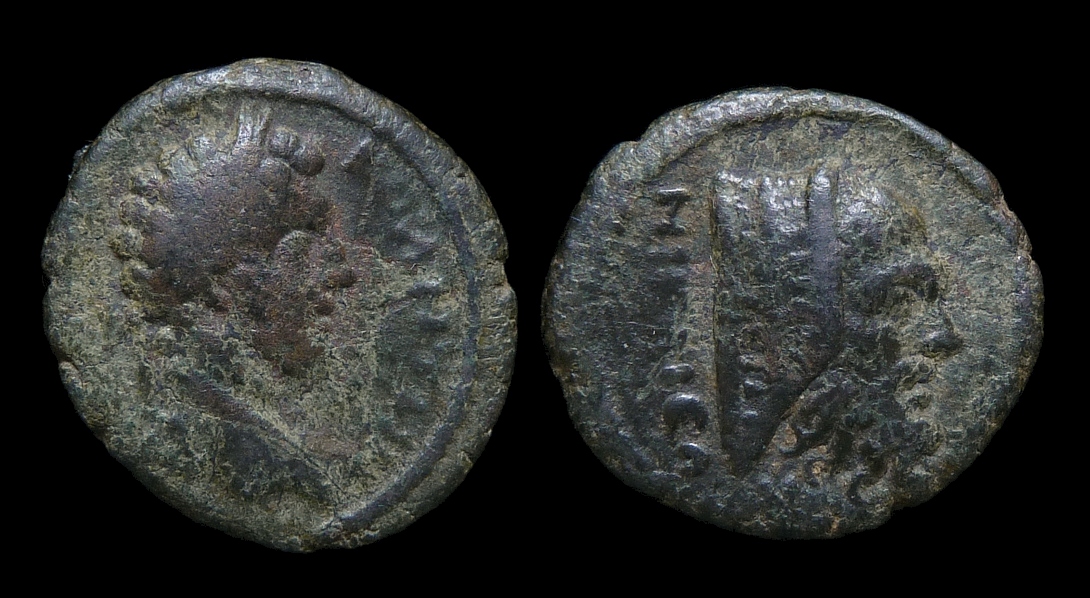 Commodos - Nicaea Dionysos Liknon.jpg
