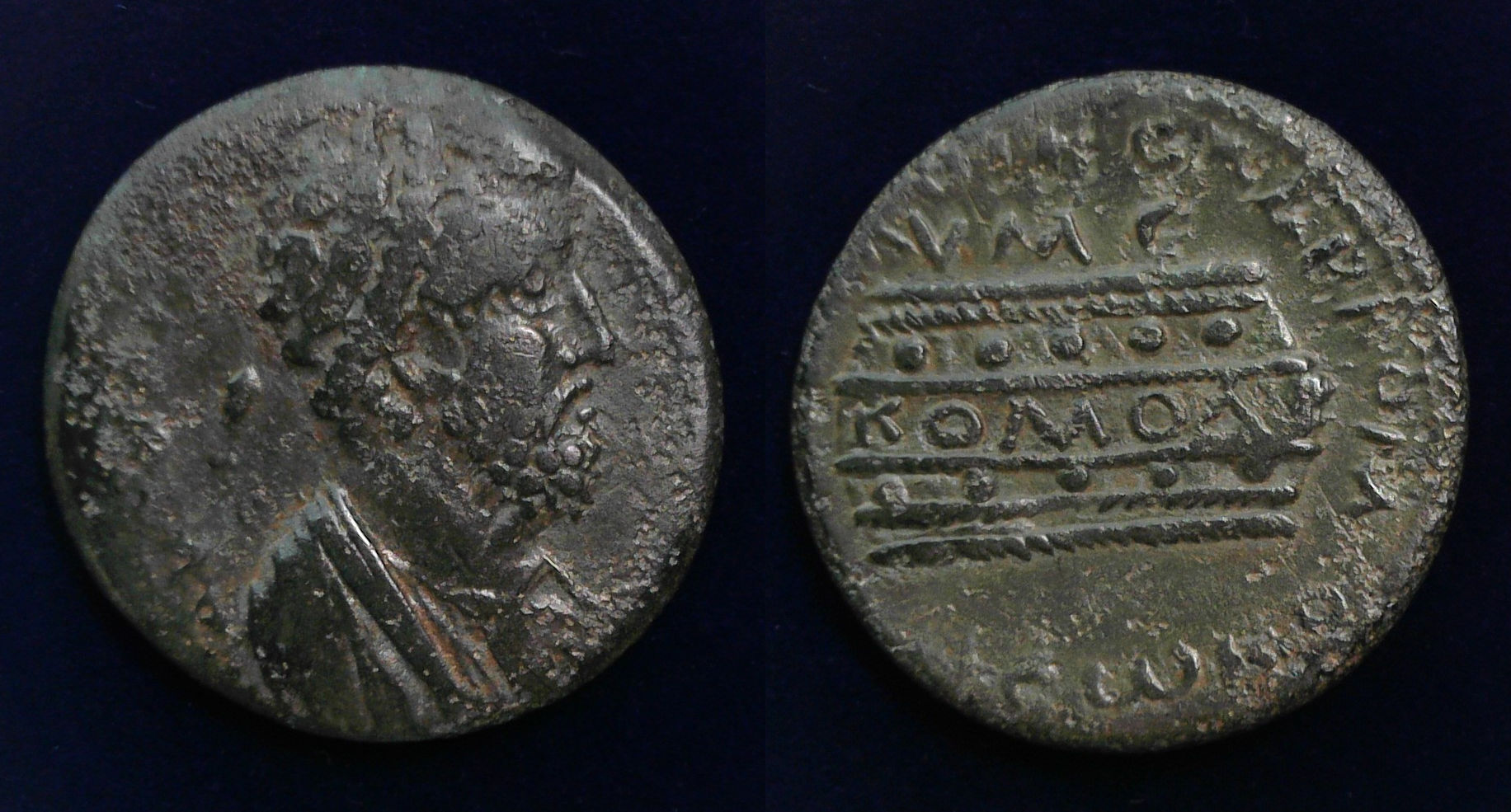 Commodus Agonistic Urn.jpg