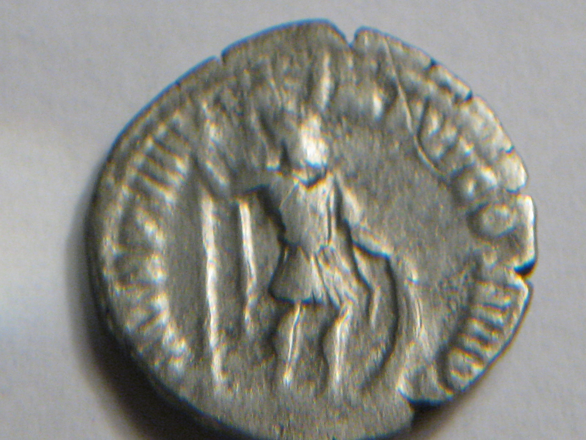 Commodus denarius (my 9th year as emperor) 003.JPG