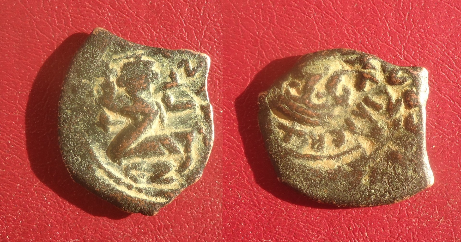 Constans II - Const. Follis over Herc lot NC Oct 2020 (0).jpg