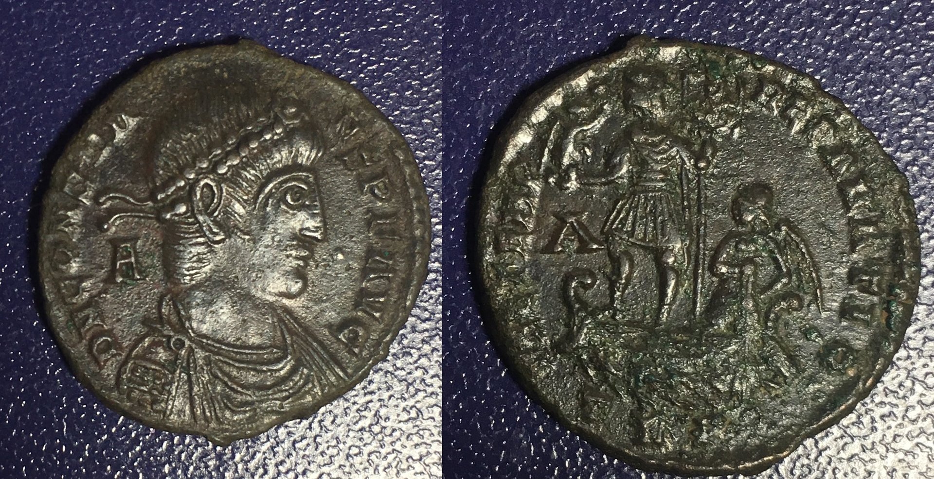 Constans RIC VIII 118.JPG
