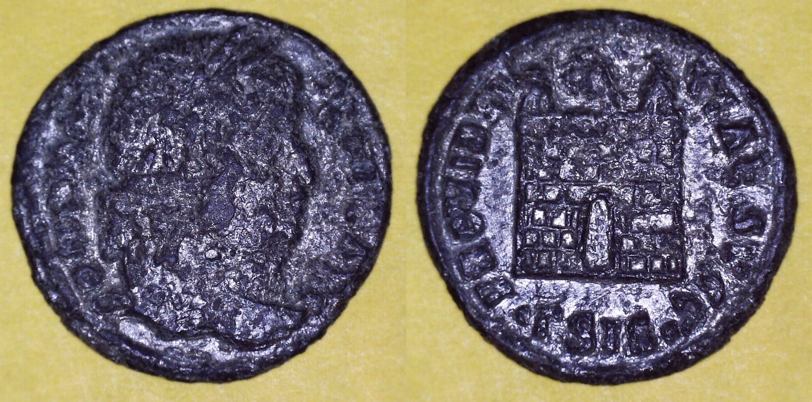 Constantine I Campgate Siscia 200.jpg