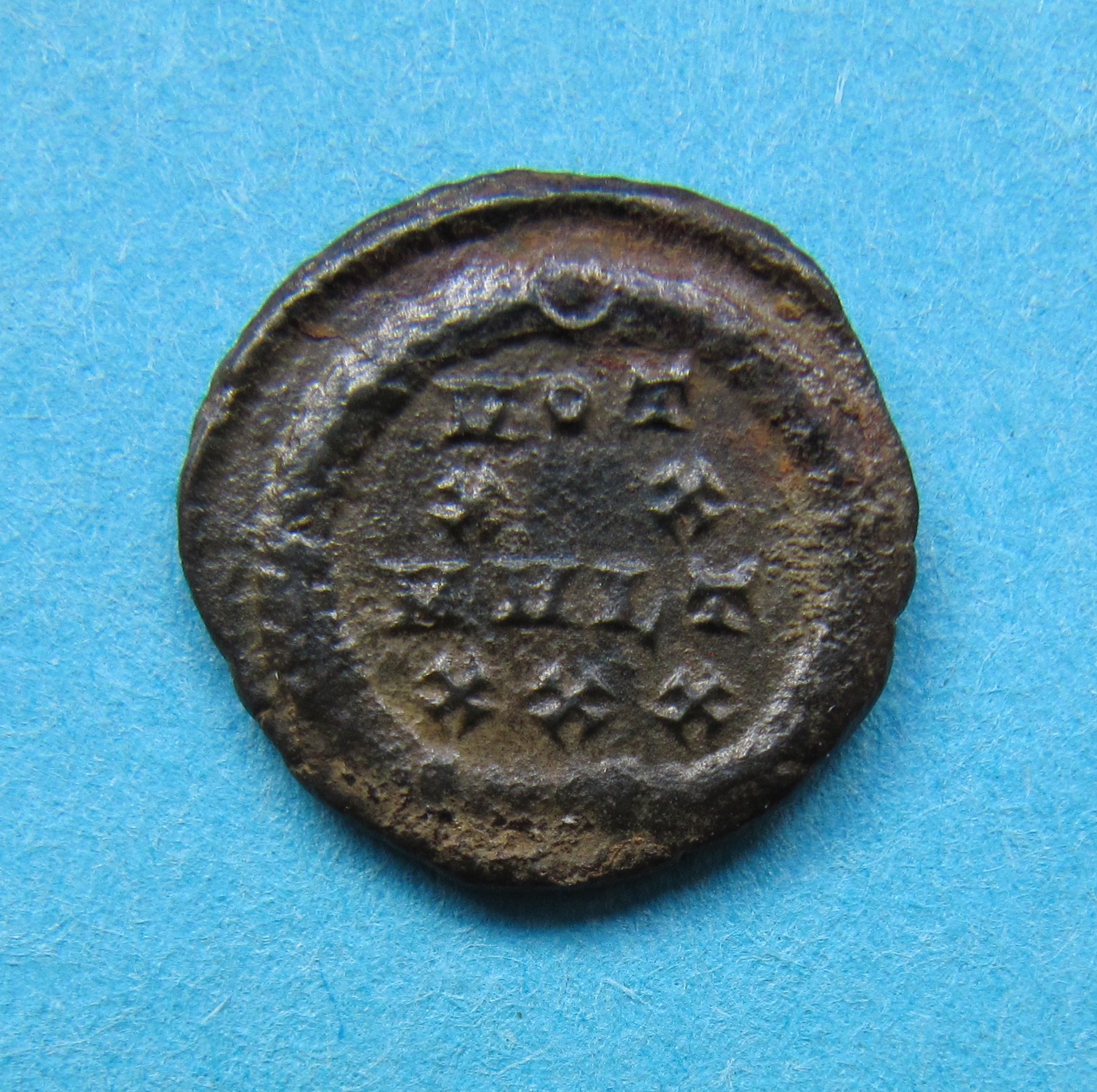 Constantine I Half Follis-Rev - 1.jpg