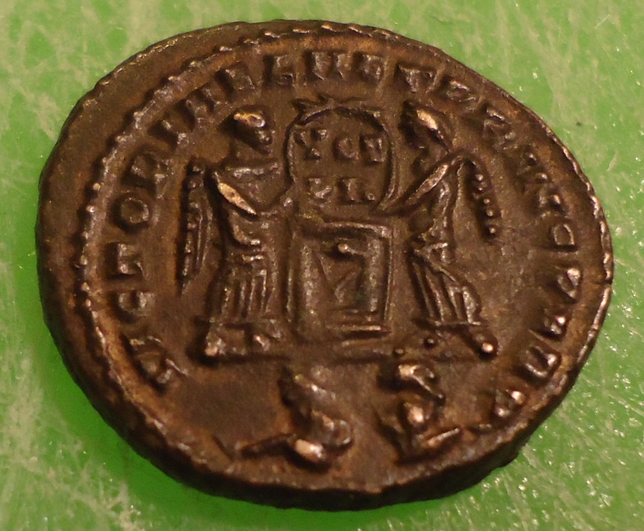 Constantine II follis Lyons (7).JPG