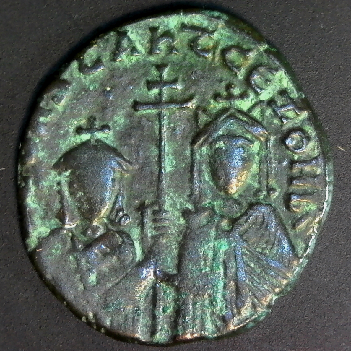 Constantine VII Porphyrogenitus 913-959AD, with Zoe. Æ Follis 914-919AD obv.jpg