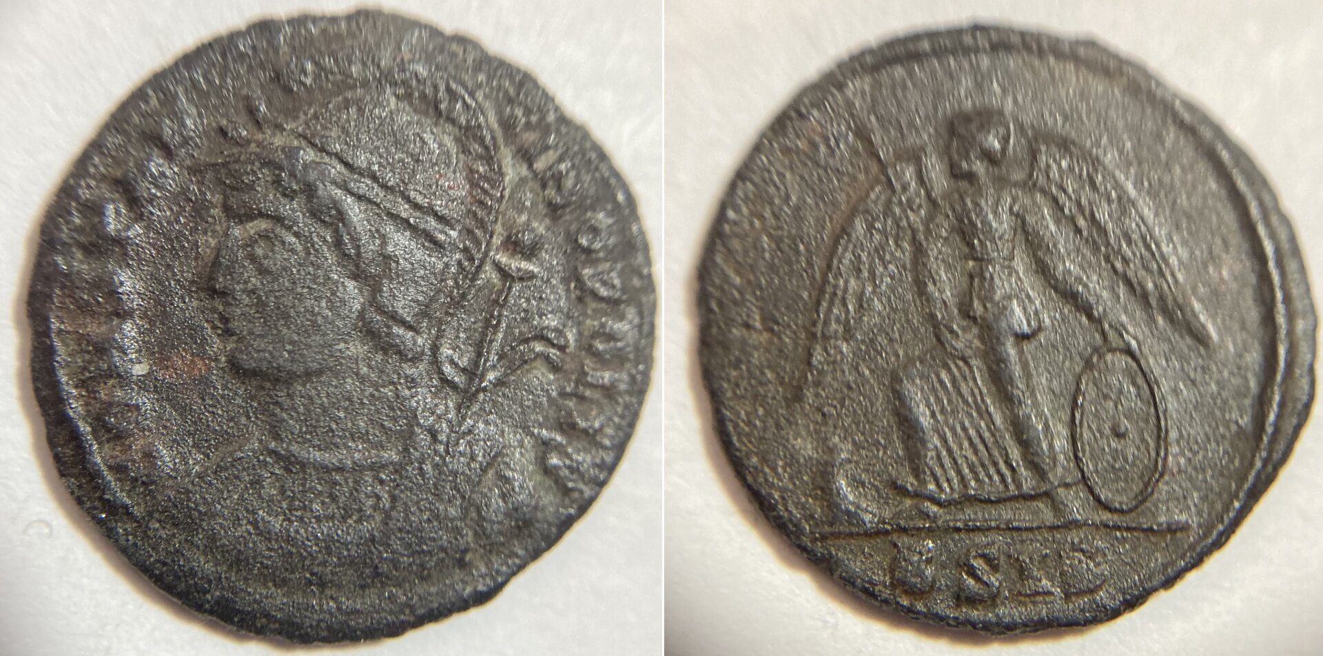 Constantinopolis AE Follis RIC VII Siscia 224 B.JPG