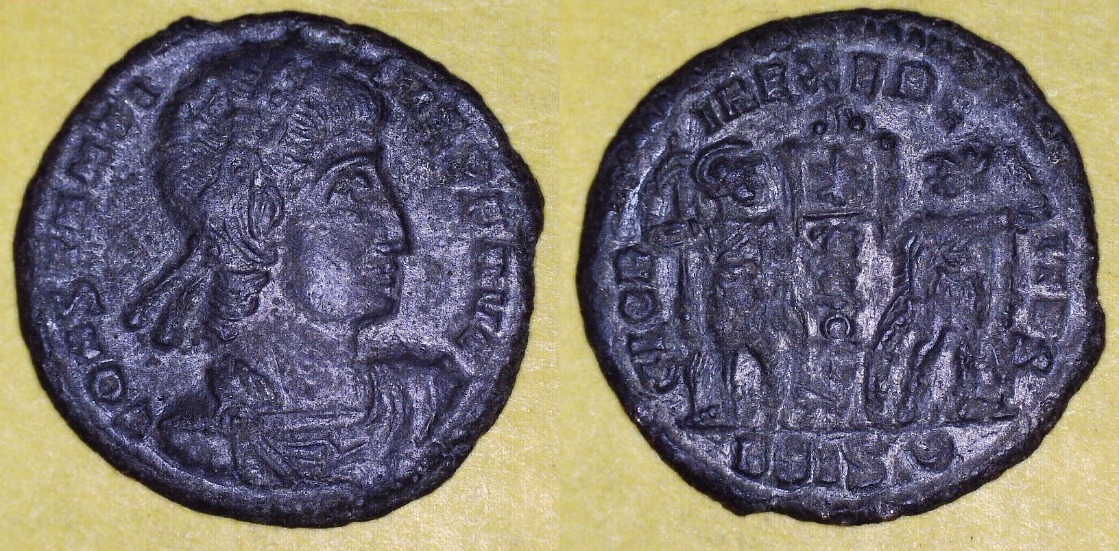 Constantius II BSIS dot in crescent.jpg