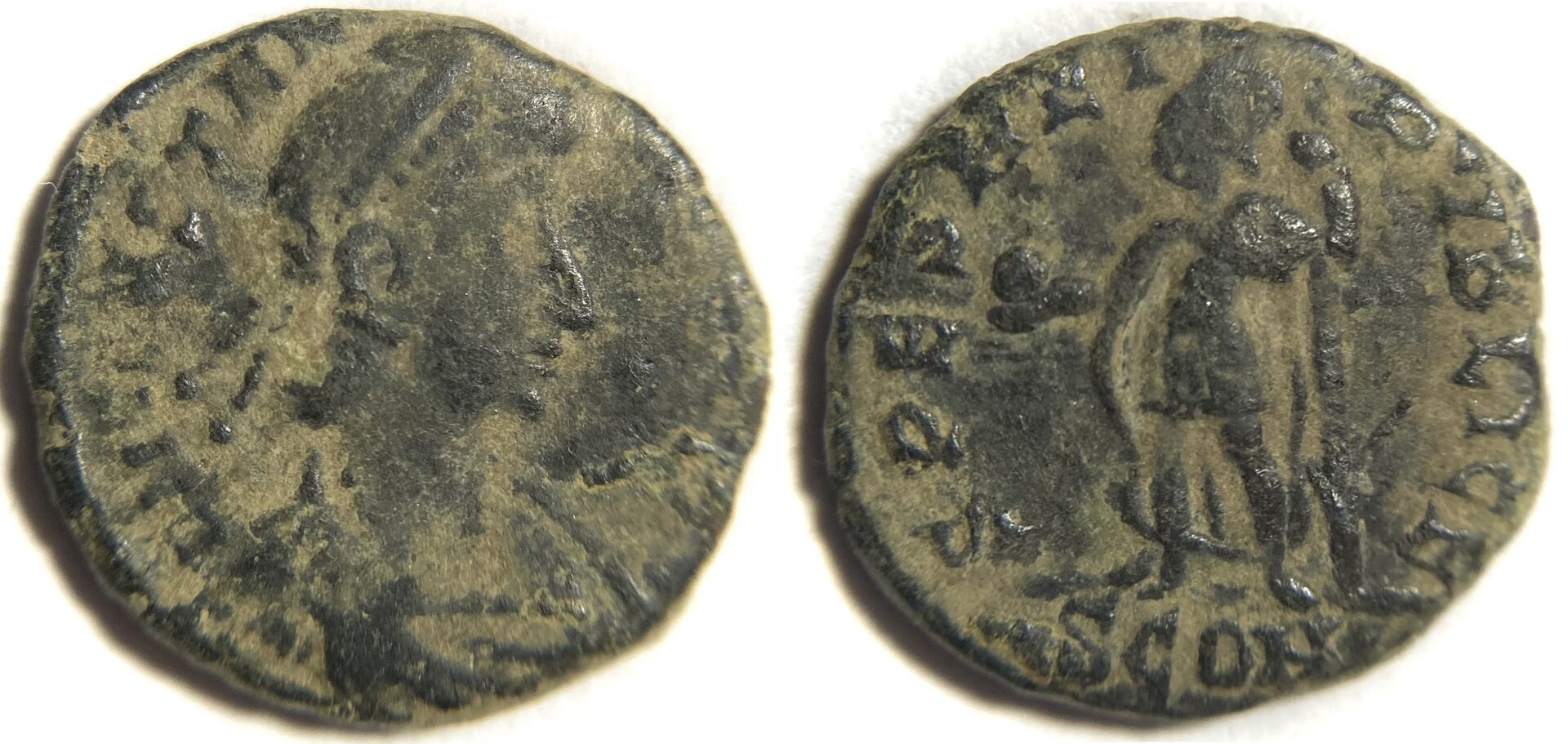 Constantius II RIC VIII Constantinople 149.JPG