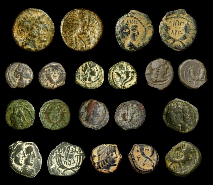cornucopias-698x608.jpg