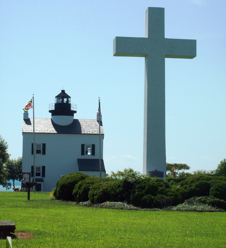 Cross_and_Blackistone_Lighthouse_Sept_09.png