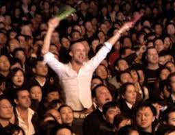 crowd chering.jpg