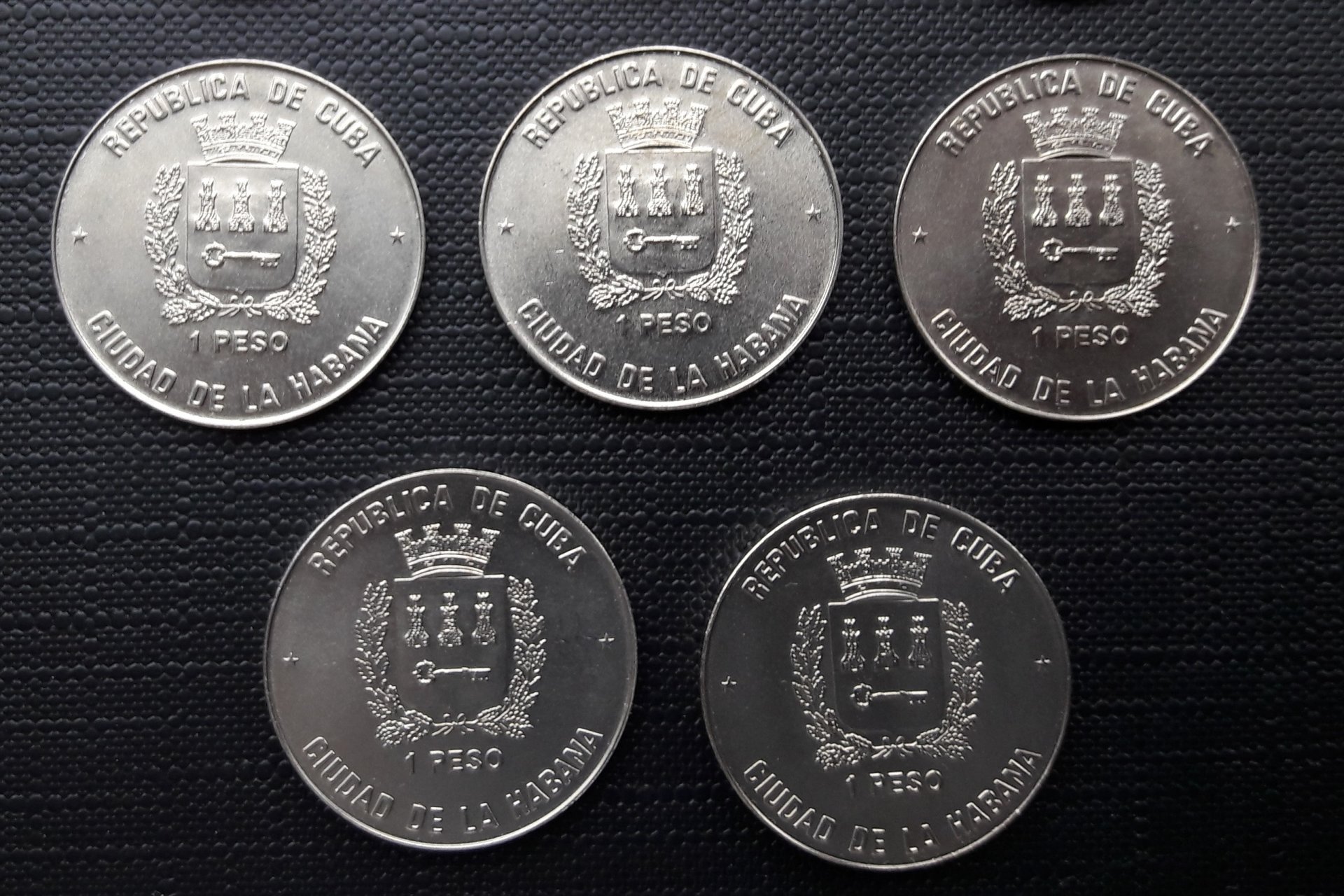 Cuba.1peso.Football.Rv.jpg