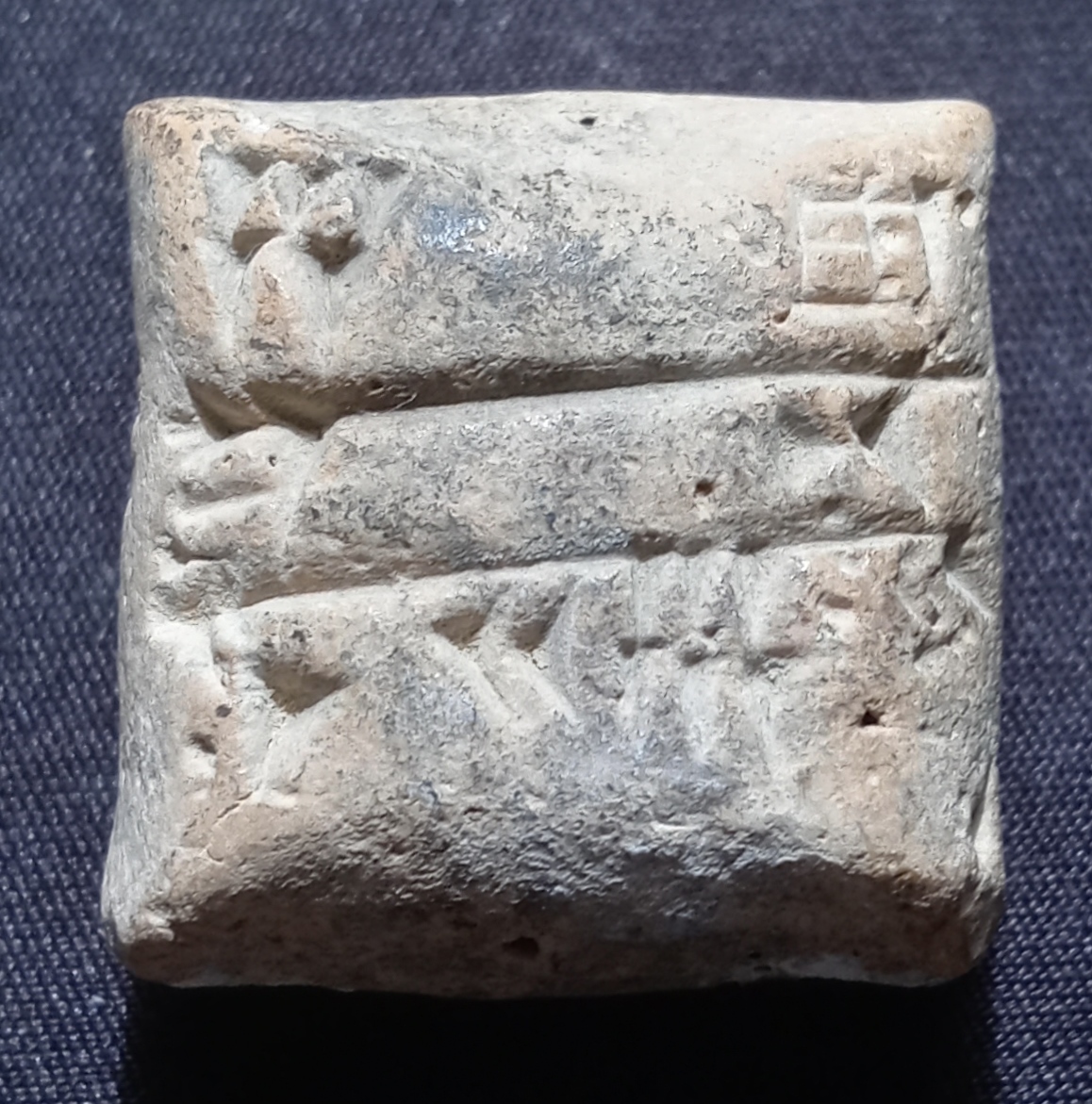 Cuneiform tablet back 1.jpg