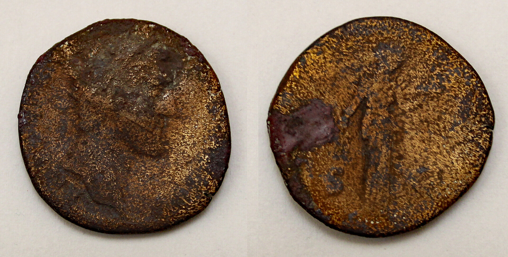 D-Camera Antoninus Pius AE As, Fides reverse., 10.2 grams Reshoot 4-5-21.jpg