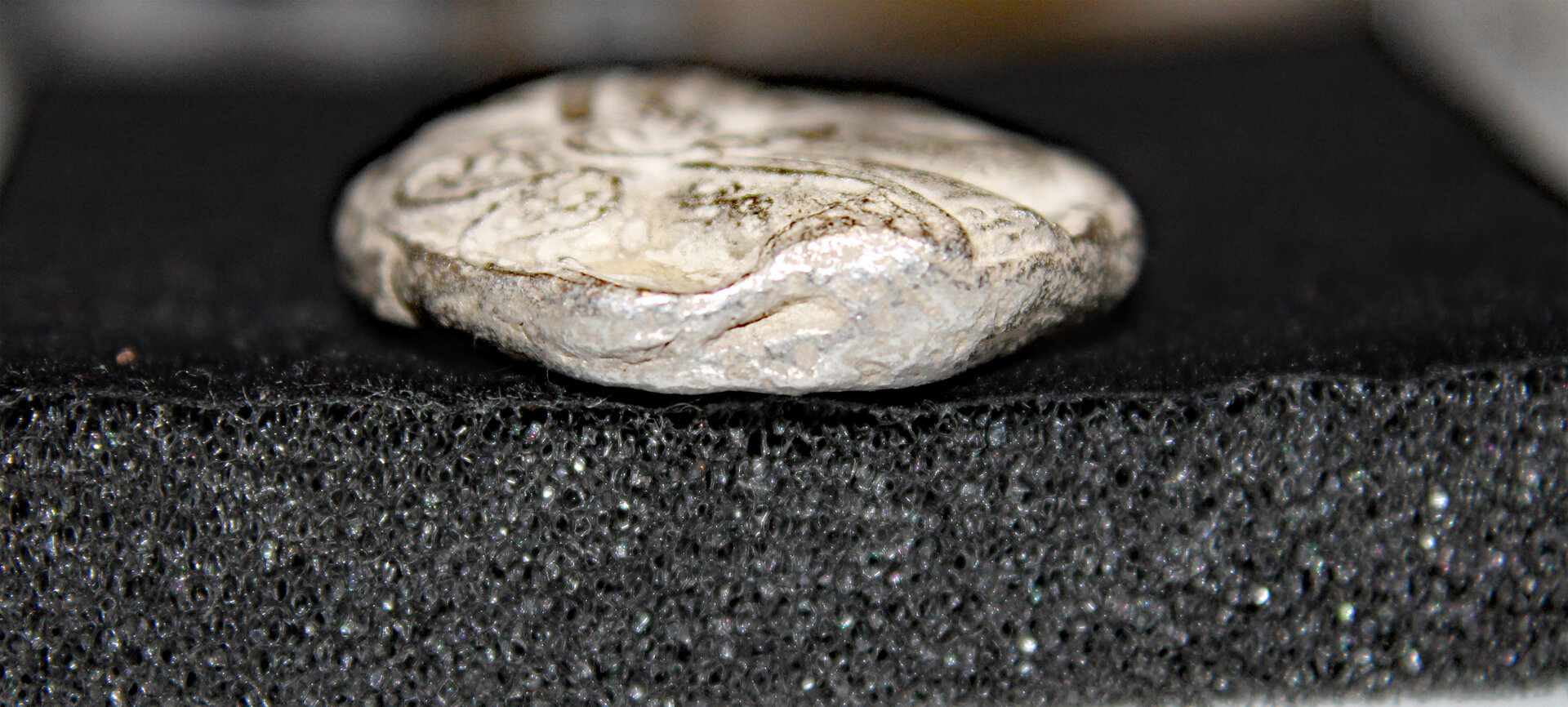 D-Camera Athens owl possible imitation folded flan edge view 16.87g 5th cen BC 2-8-22.jpg