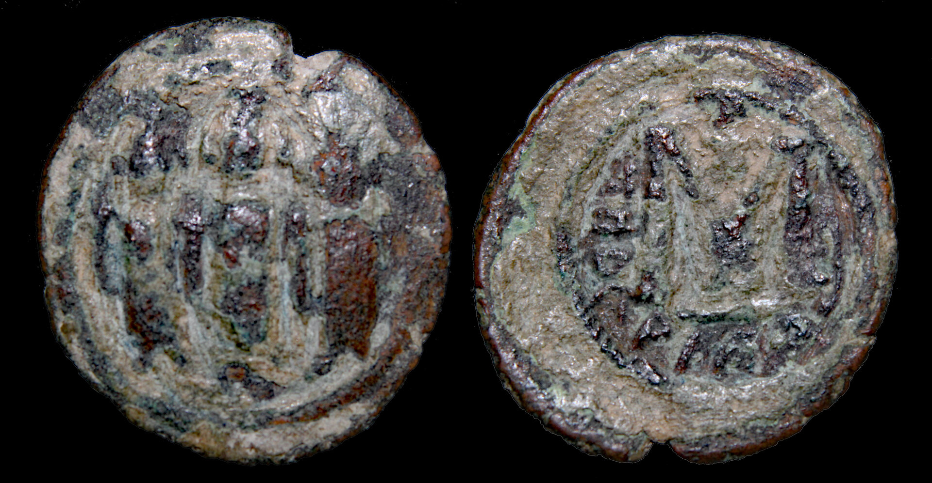 D-Camera Byzantine Arab imitation follis Heraclius type 3.84g Israel 10-21 10-23-21.jpg
