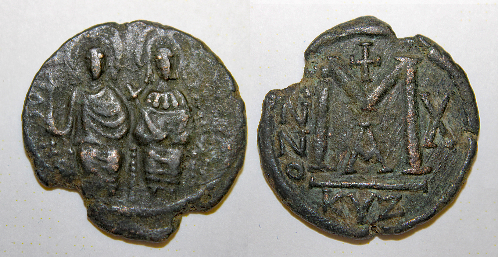 D-Camera Justin II Sophia foll, Cyzicus 565-578 AD offi A yr ten, military mint 9.66 g 7-7-23.jpg