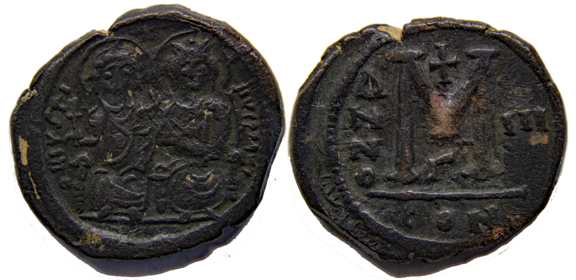 D-Camera JustinII and Sophia follis.1, 565-578 AD year 3,   third officina,  13.6 g  2-2-21.jpg