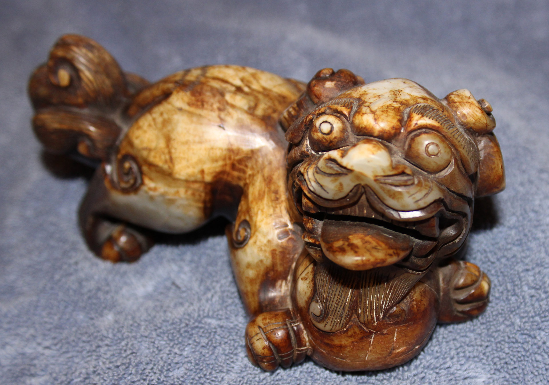 D-Camera  Large Fu Lion Carving 1,  5-28-20.jpg