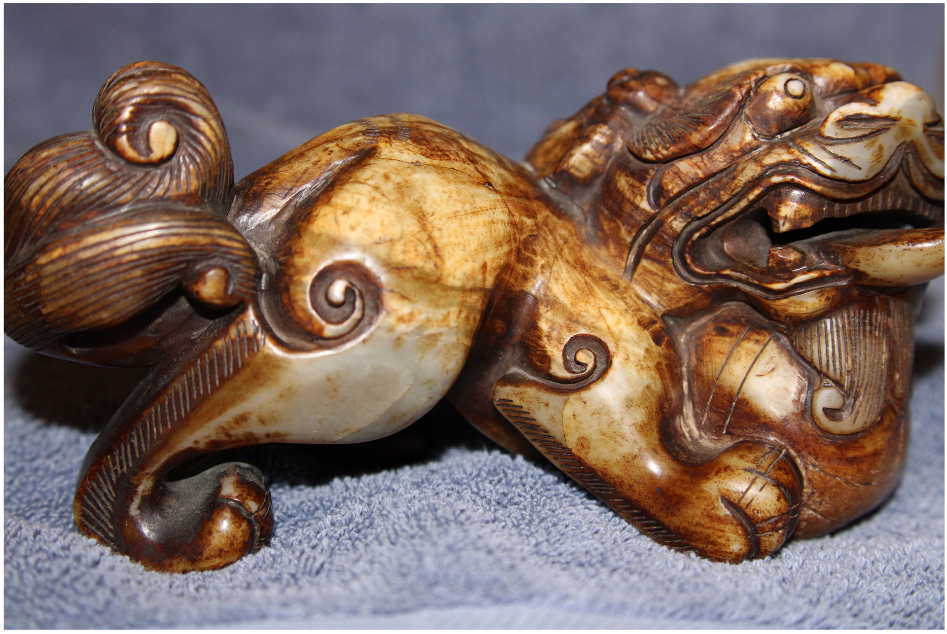 D-Camera  Large Fu Lion Carving 5,  5-28-20.jpg