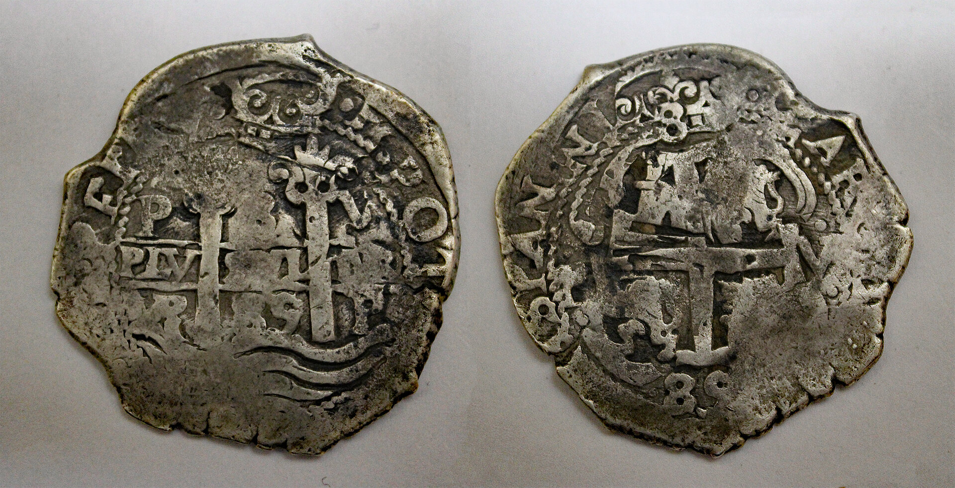D-Camera Potosi 8 reales Charles II 1685 VR KM 26 Association (1707) 26.8g 3-16-25.jpg