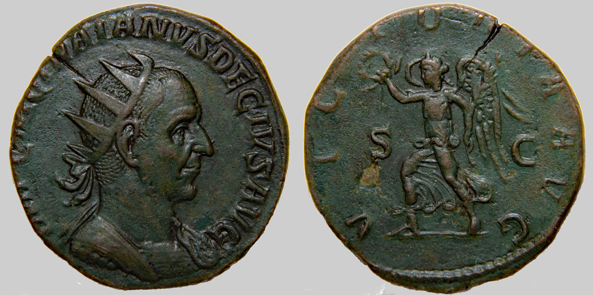 D-Camera Trajan Decius, double sestertius, 249-51 AD, Victory, 31.3 g, . 10-16-20.jpg
