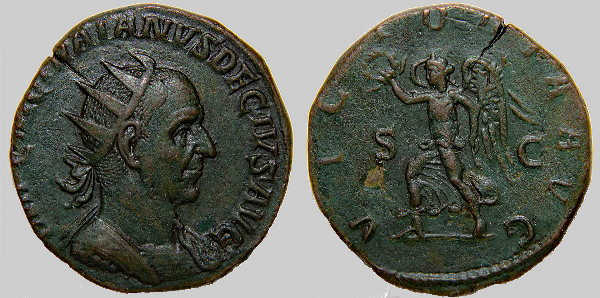 D-Camera Trajan Decius, double sestertius, 249-51 AD, Victory, 31.3 g, . 10-16-20.jpg