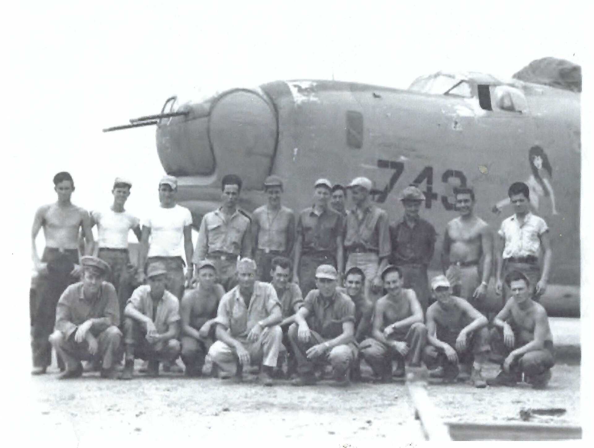Dad with B-24 Crew 1945 (2).jpg